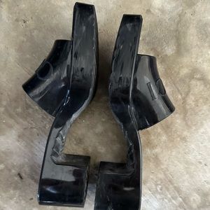 Black rubber Gucci slides!!!